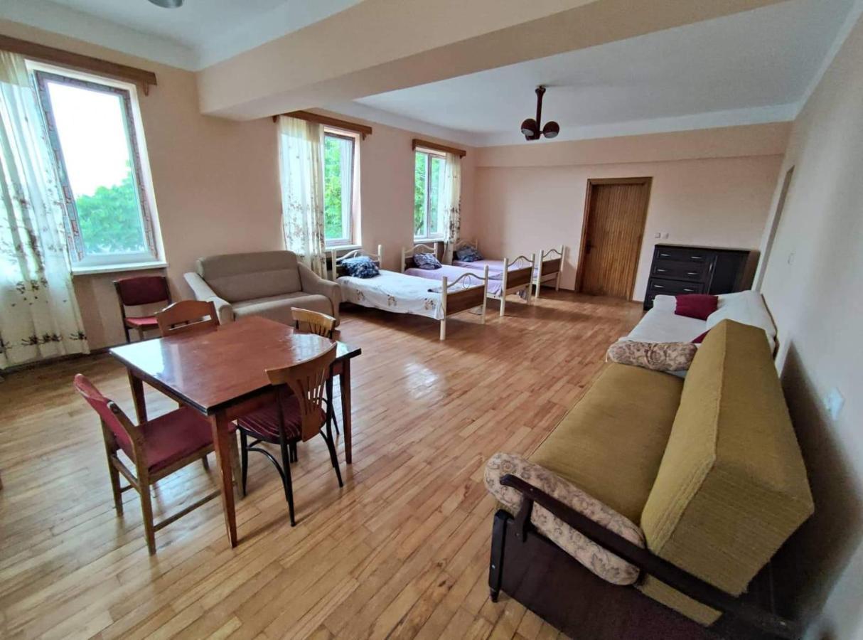 Hostel On The River Batumi Exterior photo
